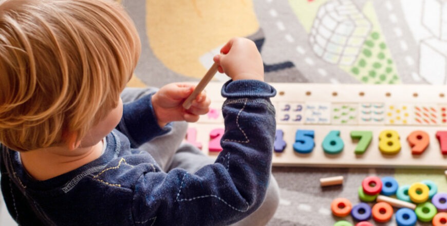 IN PUNTA DI PIEDI: L’EDUCATORE NEI PERCORSI DI EDUCATIVA DOMICILIARE